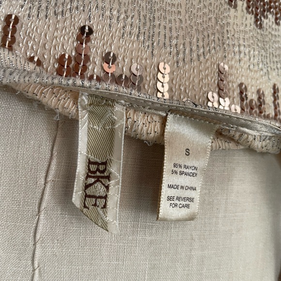 BKE Gold Sequin Tank Top - Picture 4 of 5